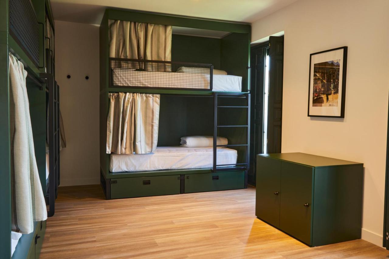 Bunk Bed Mixed Dormitory Room,1480735691:JPEG